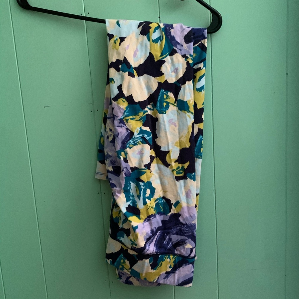 AE Floral leggings